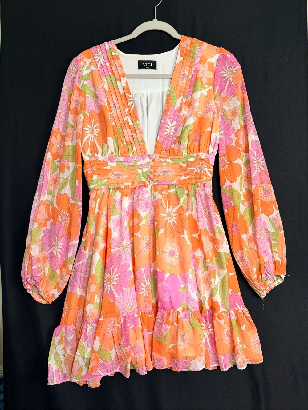 VICI Small White Dress with Orange Floral Accents V-Neck retro pleated flowy